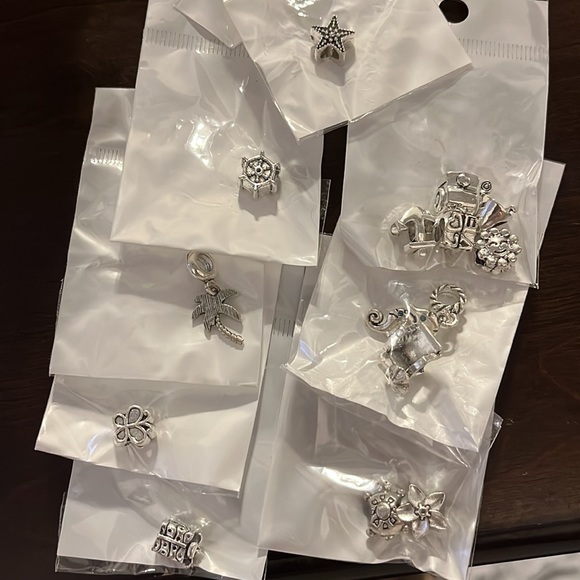 Charm bracelet - Picture 2 of 2